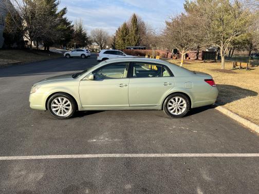 Photo 5 of 28 of 2006 Toyota Avalon XL